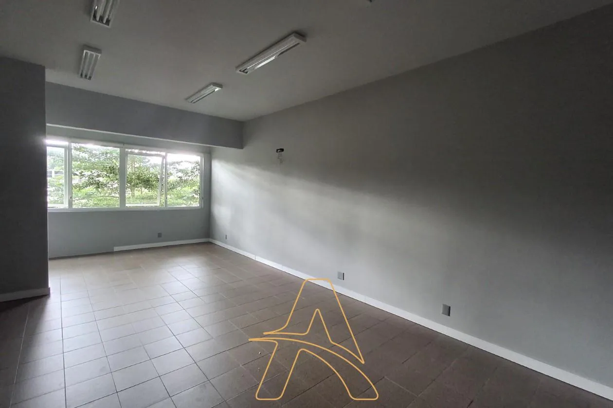 Sala Comercial Ampla para Locação no Edifício Flamingo no Centro de Blumenau — foto 7