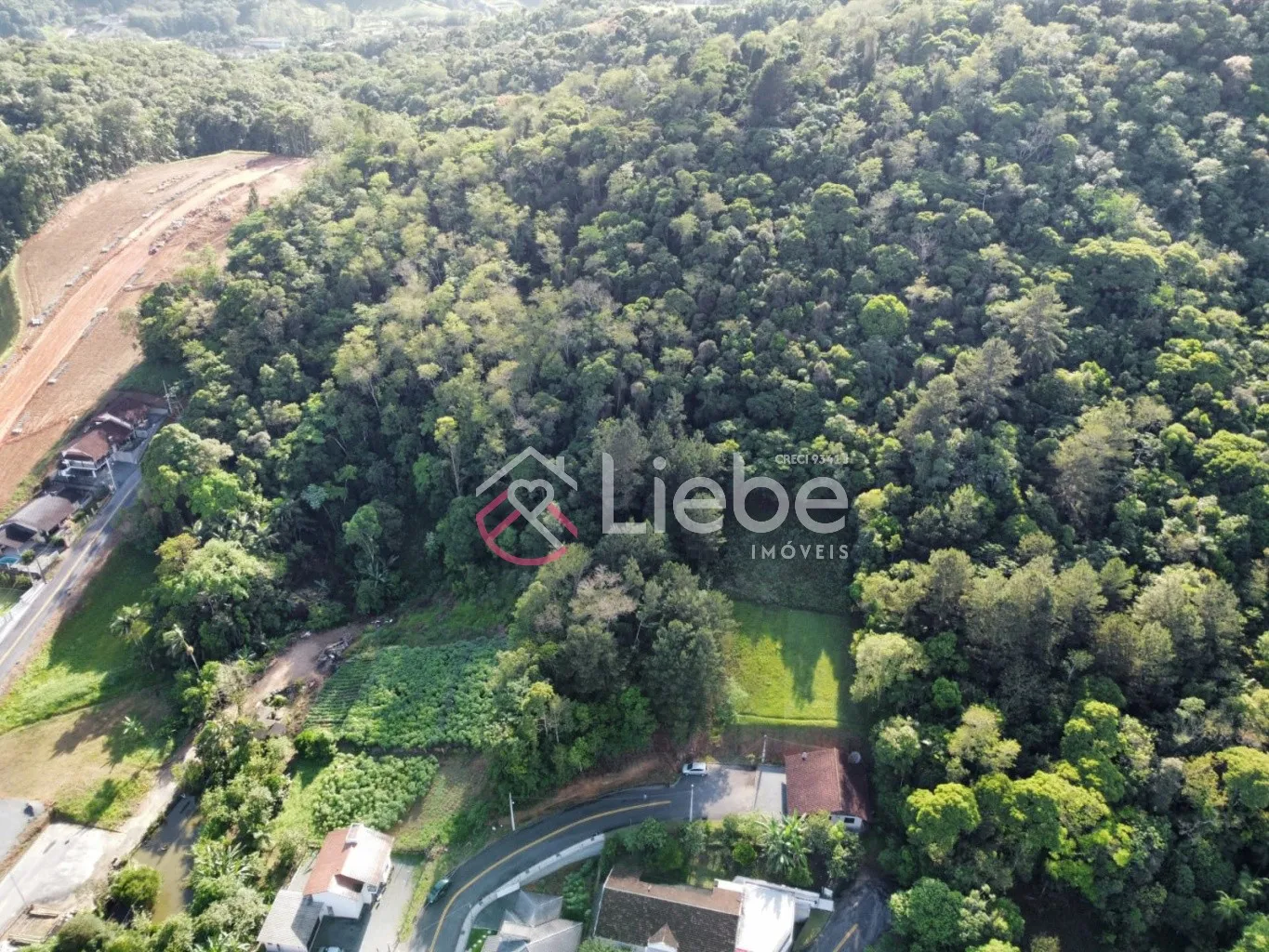 Oportunidade Única de terreno no Centro de Pomerode com 11.272,80m fazendo frente em 36,15 metros. - foto 1