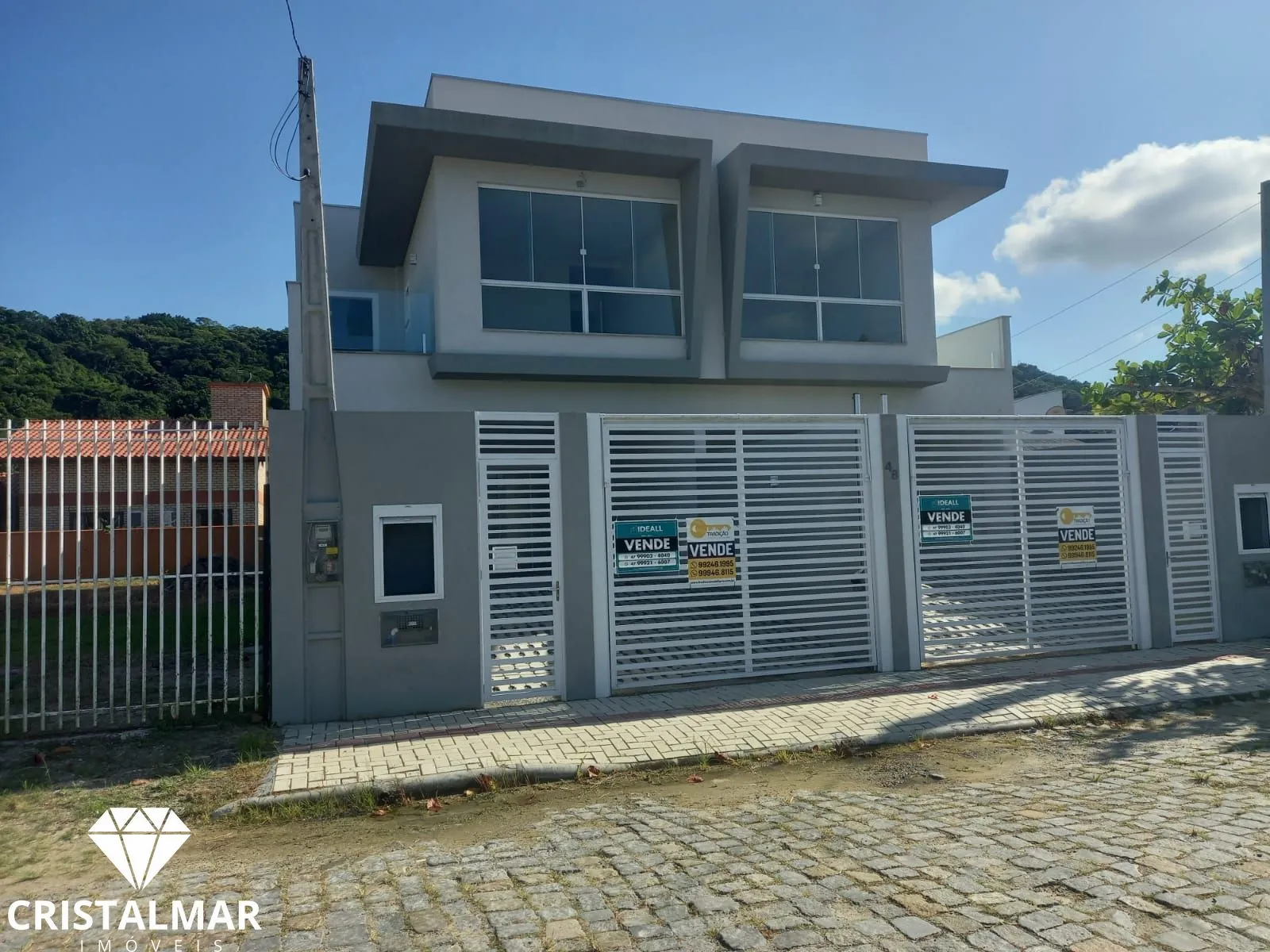 Belíssima casa geminada pronta para morar - foto 1