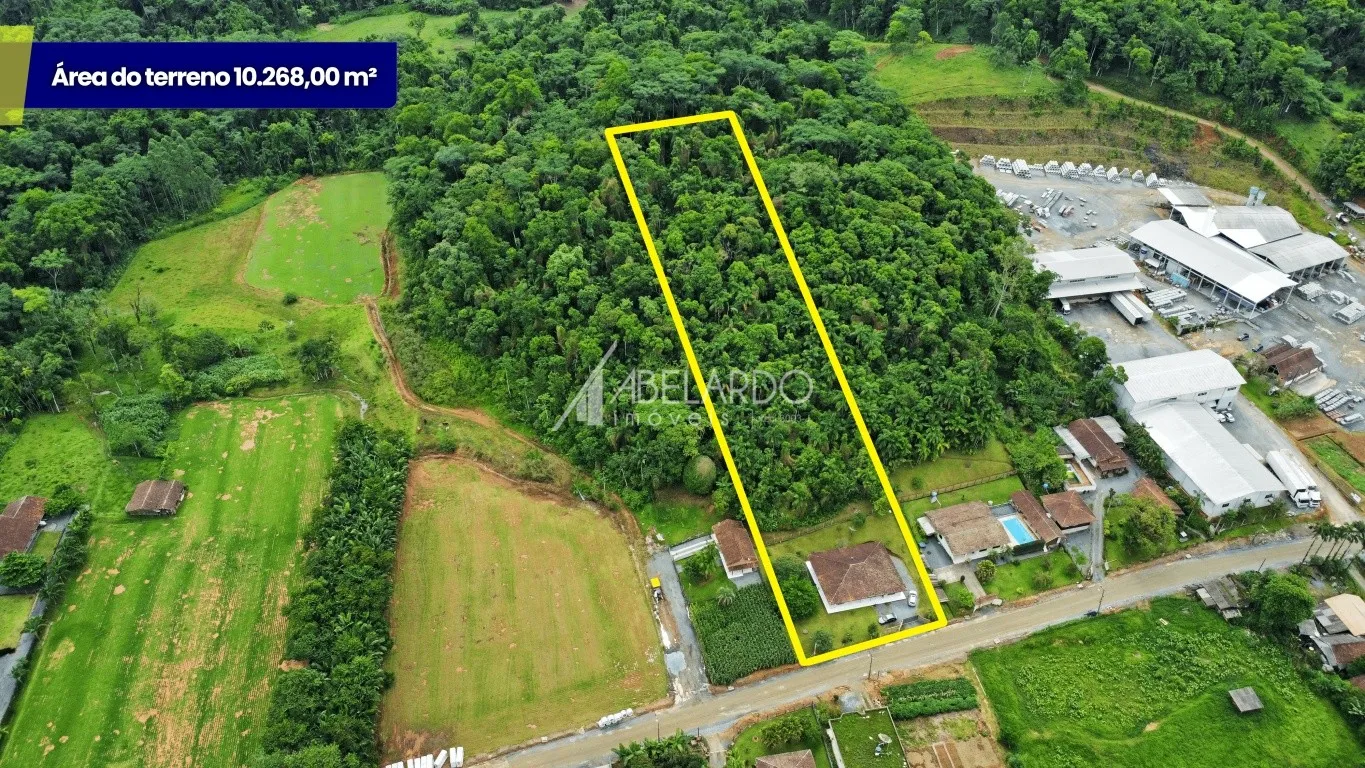 CASA COM 250M, EM TERRENO DE 10.268,00M - BAIRRO ITOUPAVAZINHA — foto 2