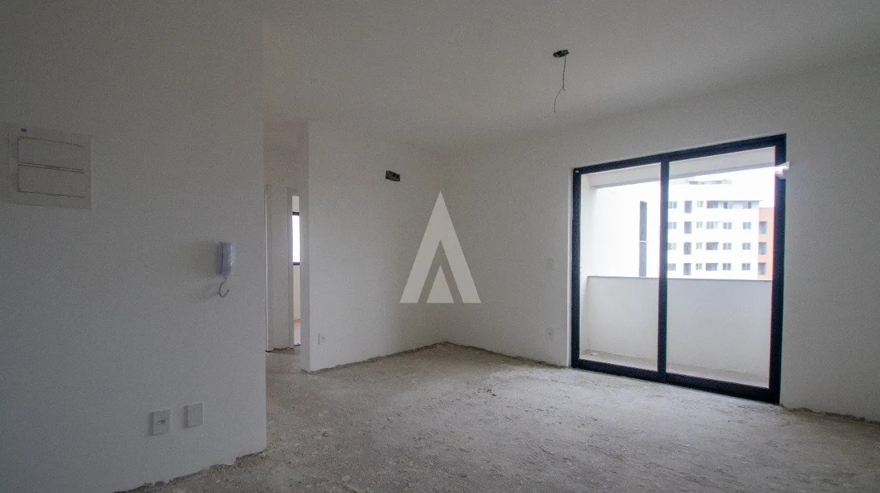 Apartamento com 1 suíte(s) mais 2 quarto(s) à venda no bairro Floresta em Joinville, por R$ 640.000.00. — foto 2