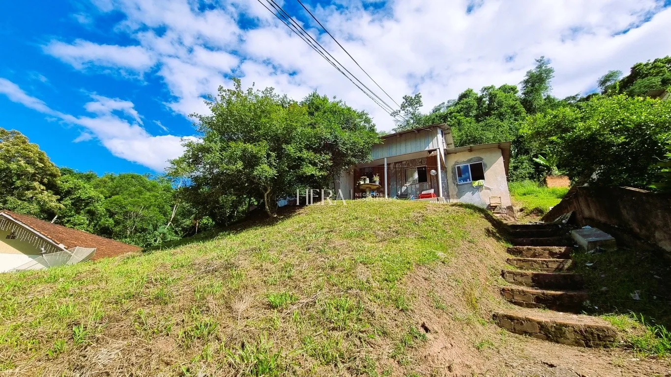 Casa mista a venda no bairro Tribess - foto 1