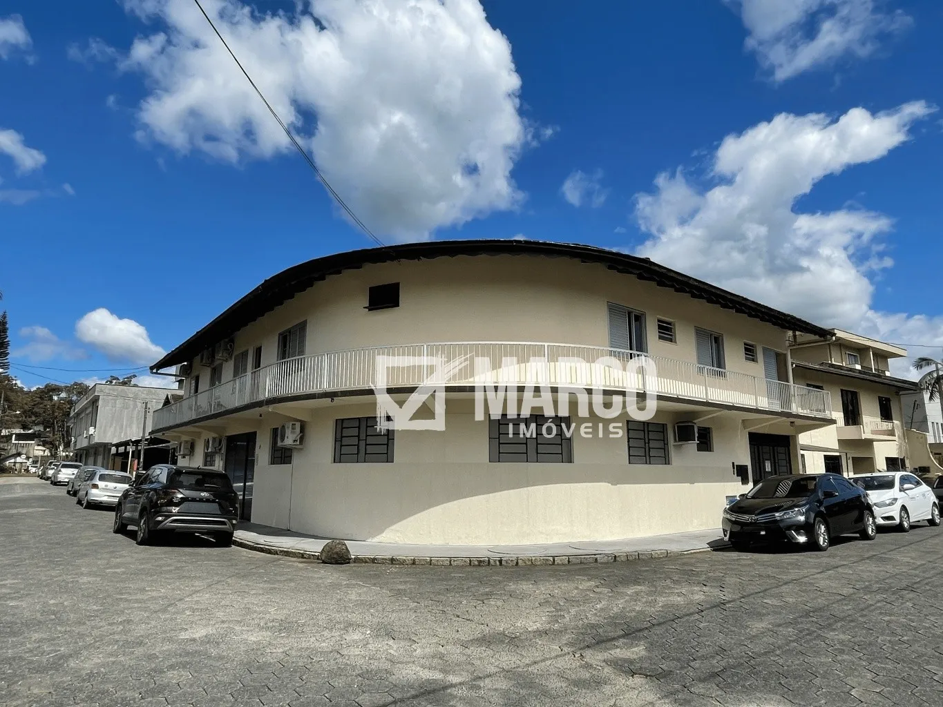 Prédio comercial e residencial à venda em ótima localização - foto 1