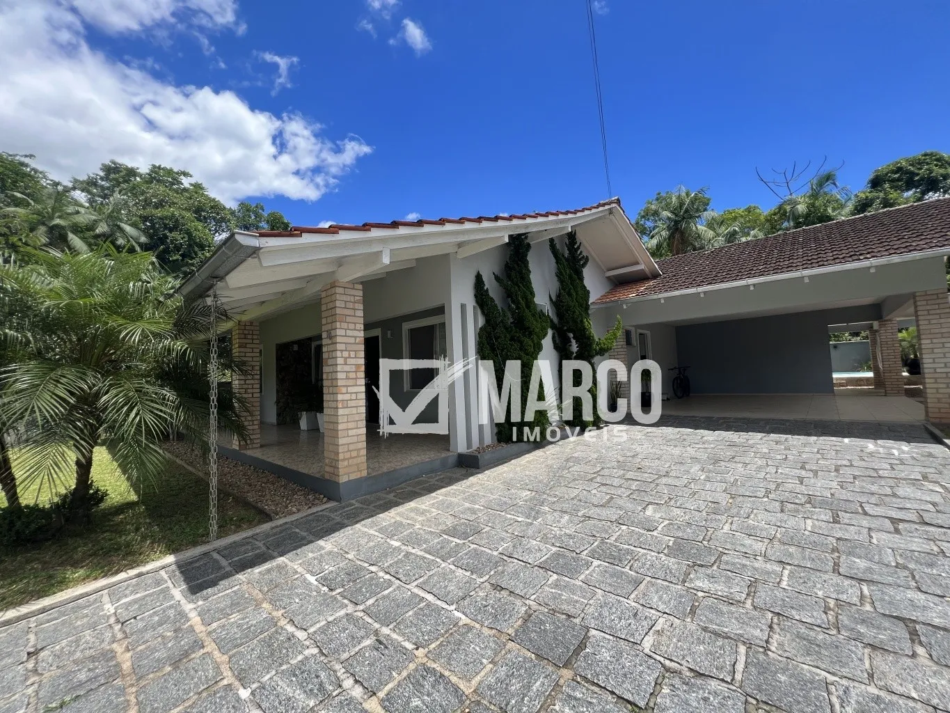 Casa com piscina e três quartos no Centro de Pomerode — foto 4