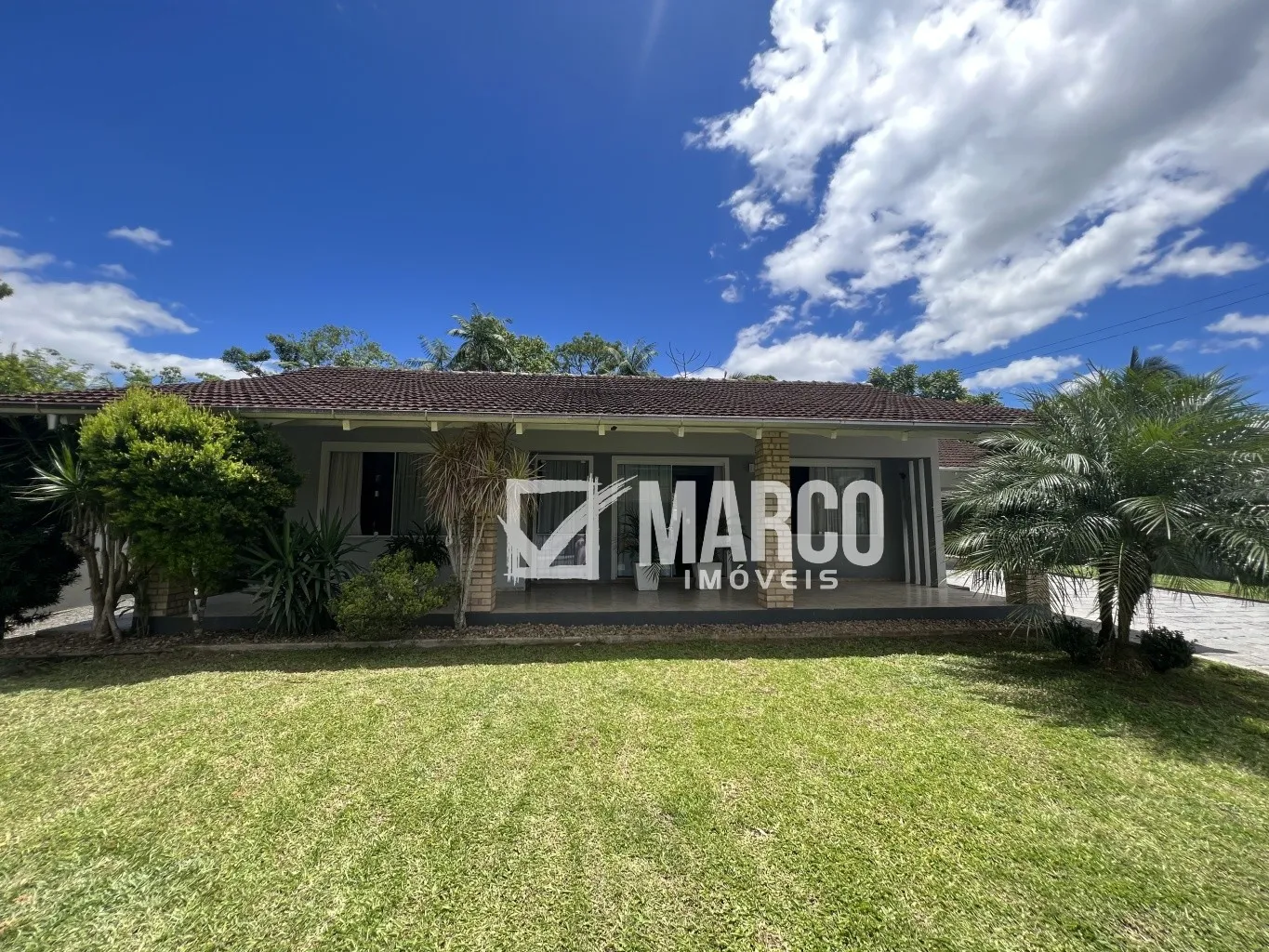 Casa com piscina e três quartos no Centro de Pomerode — foto 5