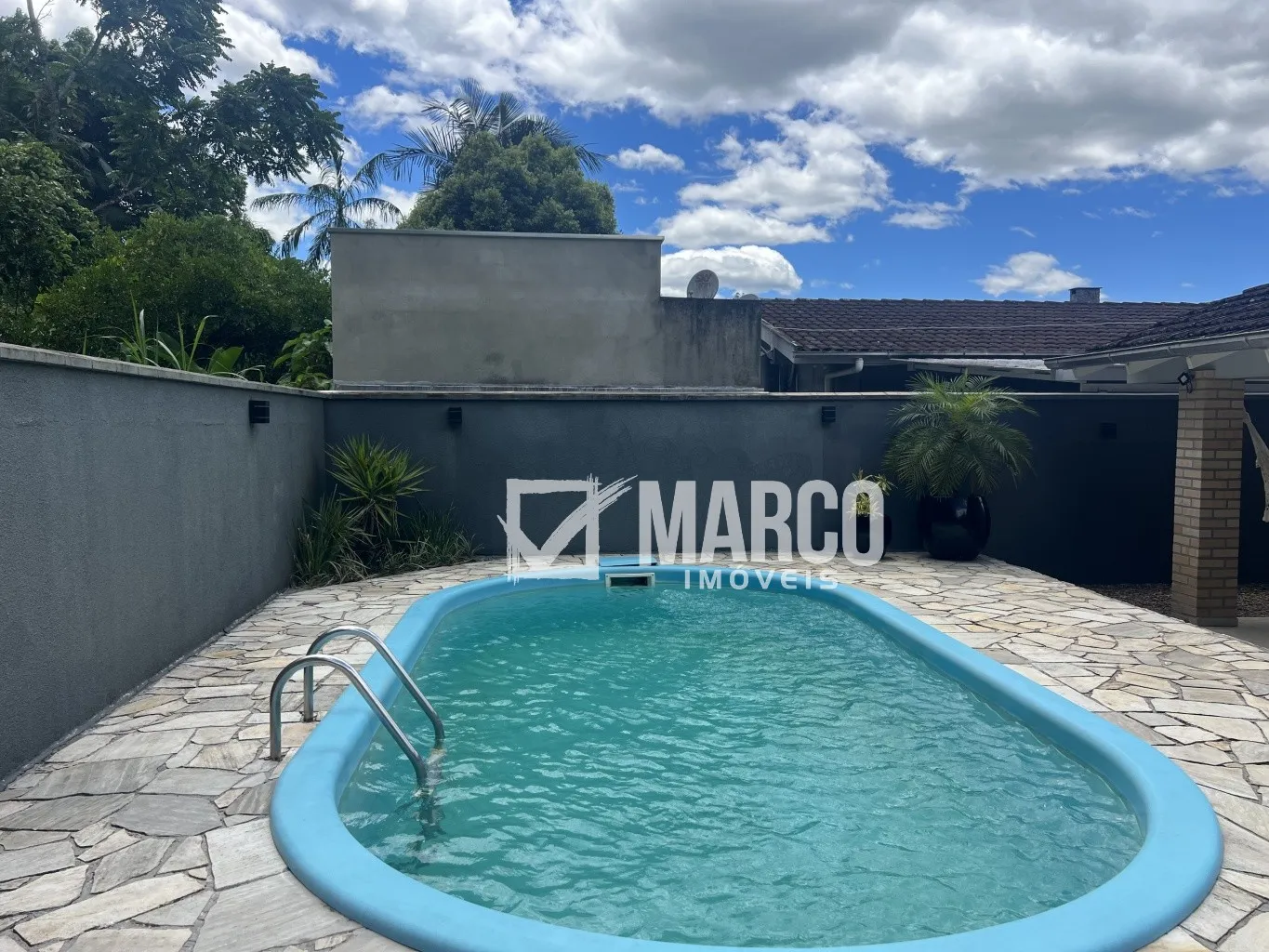 Casa com piscina e três quartos no Centro de Pomerode — foto 7