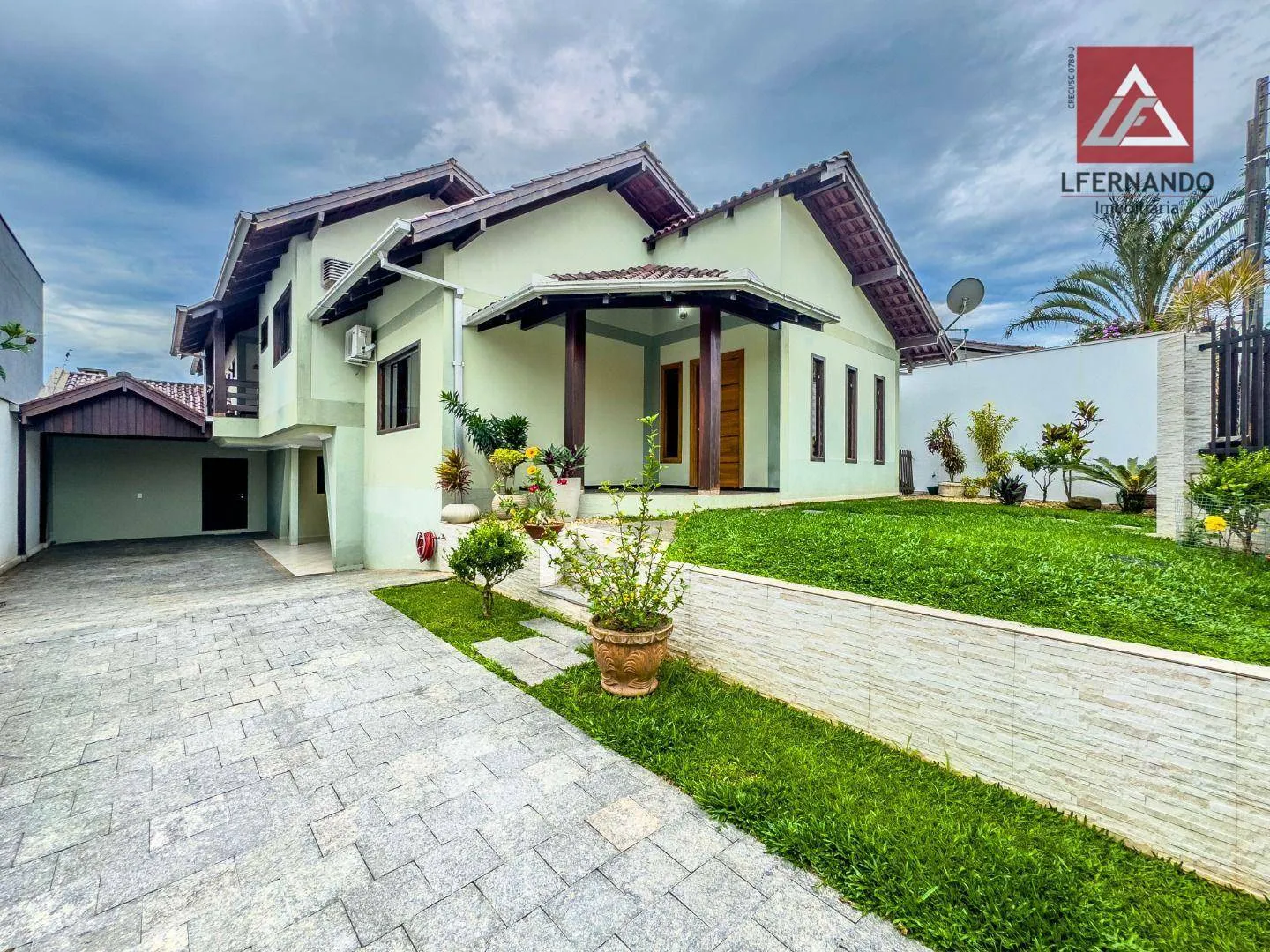 Casa com 4 dormitórios, sendo 2 suítes à venda, 330 m por R$ 1.790.000 - Escola Agrícola - Blumenau/SC - foto 1
