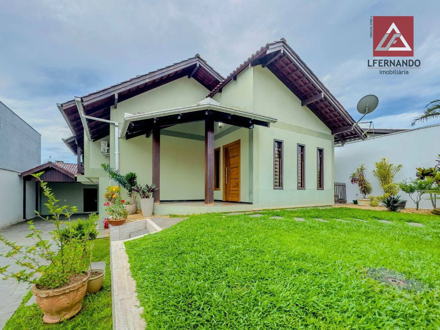 Casa com 4 dormitórios, sendo 2 suítes à venda, 330 m por R$ 1.790.000 - Escola Agrícola - Blumenau/SC — foto 2