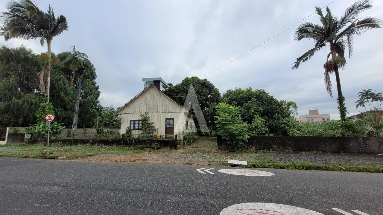 Terreno à venda no bairro Saguaçu em Joinville, por R$ 3.390.000.00. — foto 2