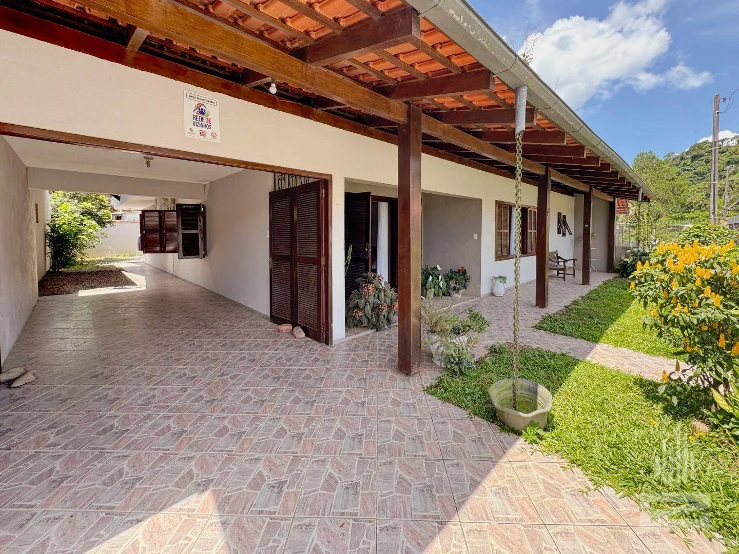 Casa à Venda com 5 Dormitórios e Semimobiliada no bairro Garcia em Blumenau - foto 1