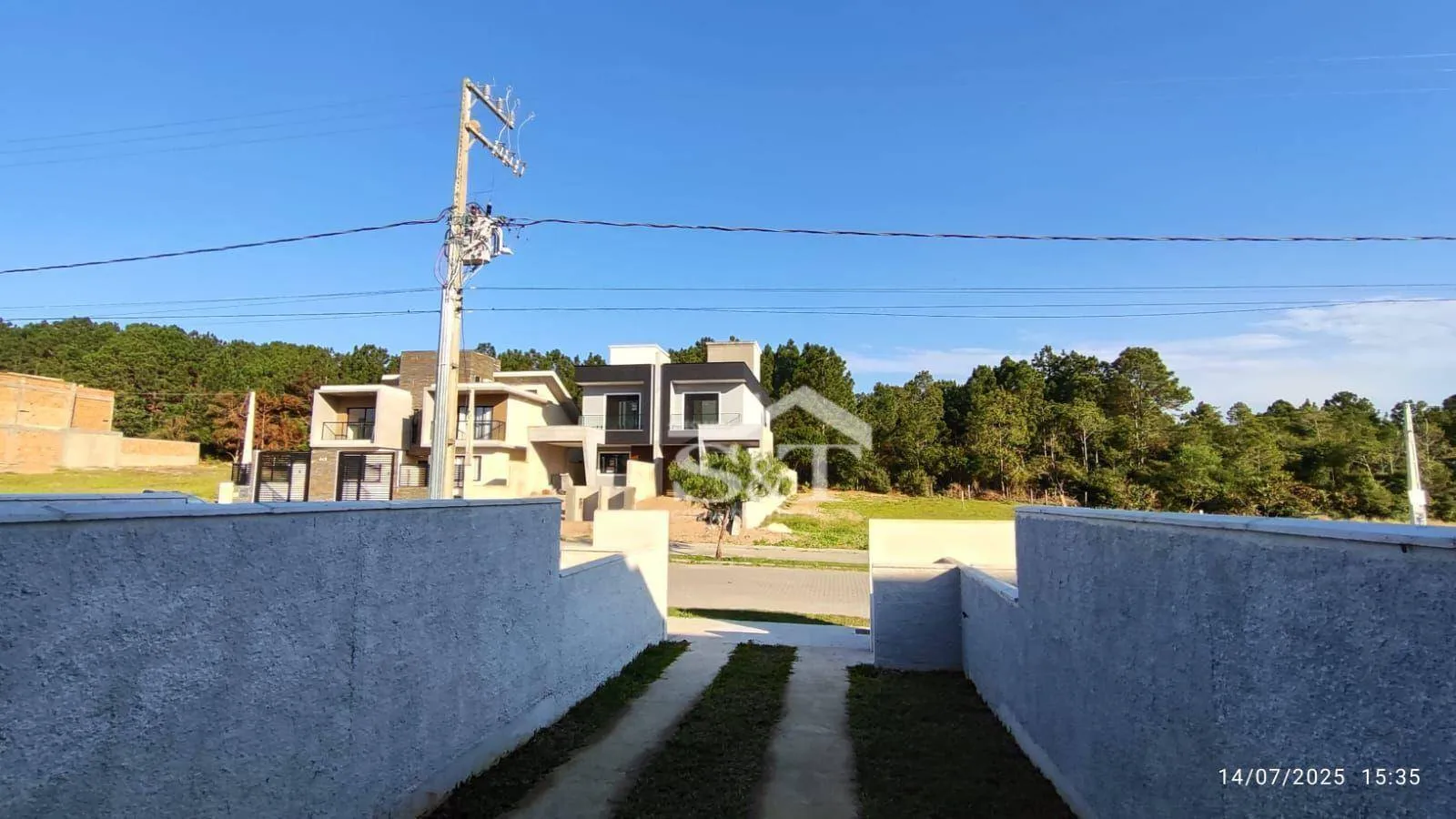 Sobrado 2 Suítes com Sótão Multifuncional (Quarto/Escritório) - Rio Vermelho, com Escritura! — foto 2