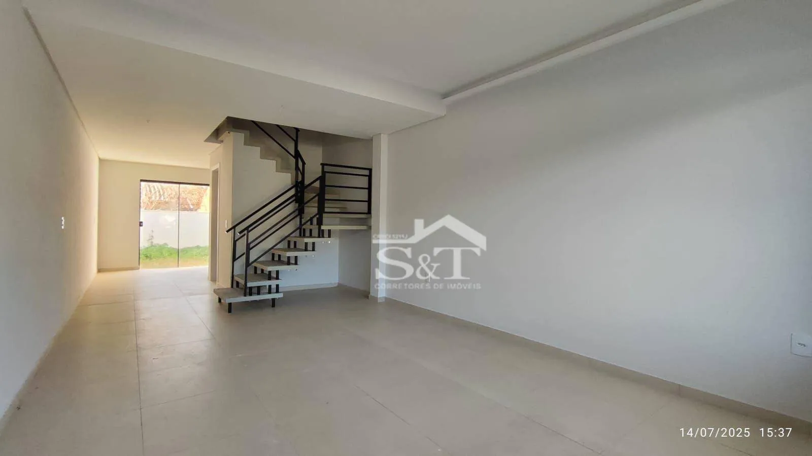 Sobrado 2 Suítes com Sótão Multifuncional (Quarto/Escritório) - Rio Vermelho, com Escritura! — foto 4