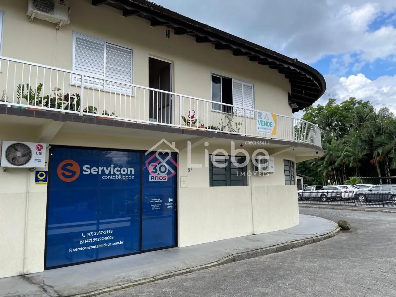 Imóvel COMERCIAL no Centro da cidade de Pomerode com 292,64m de área construída, sendo dois apartamentos e uma sala comercial. - foto 1