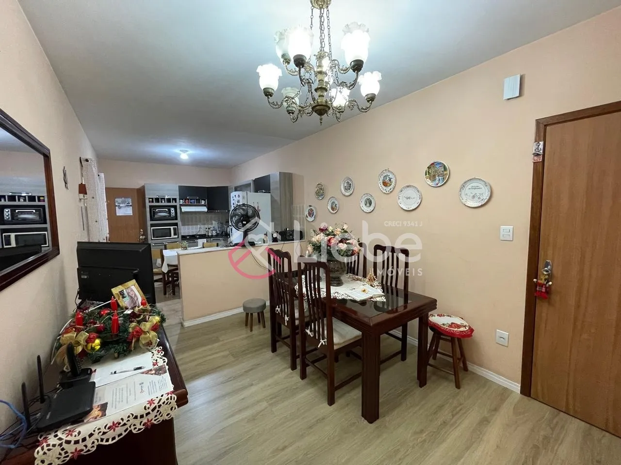 Imóvel COMERCIAL no Centro da cidade de Pomerode com 292,64m de área construída, sendo dois apartamentos e uma sala comercial. — foto 5