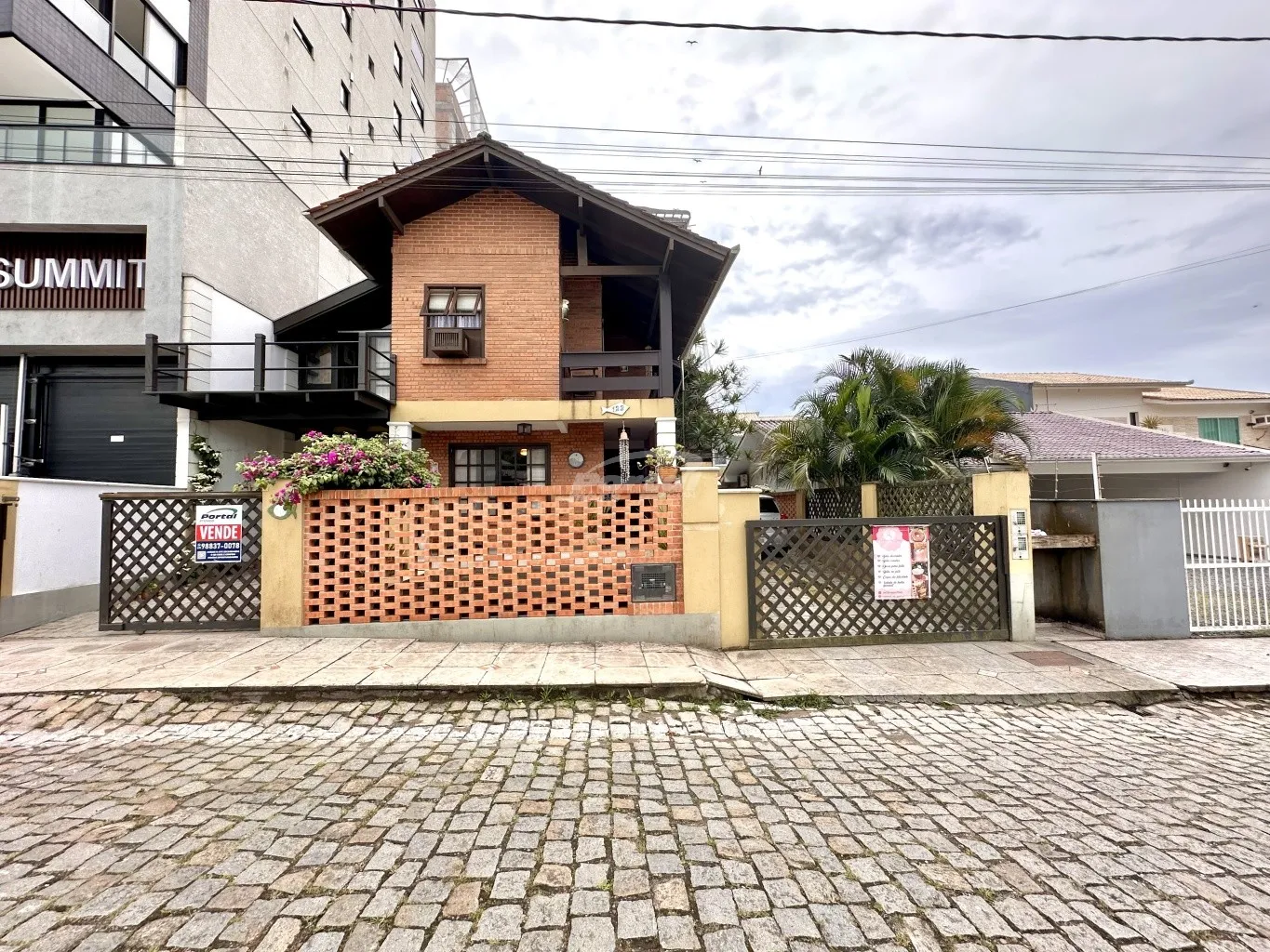 Casa com 6 dormitórios, sendo 1 suíte, a menos de 50 metros do mar. (Cód 20443) — foto 2