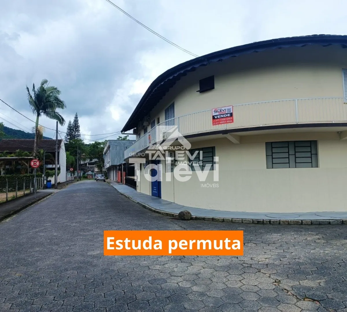 Um sobrado grande no Centro de Pomerode, com espaço de sobra para morar bem ou gerar renda. - foto 1