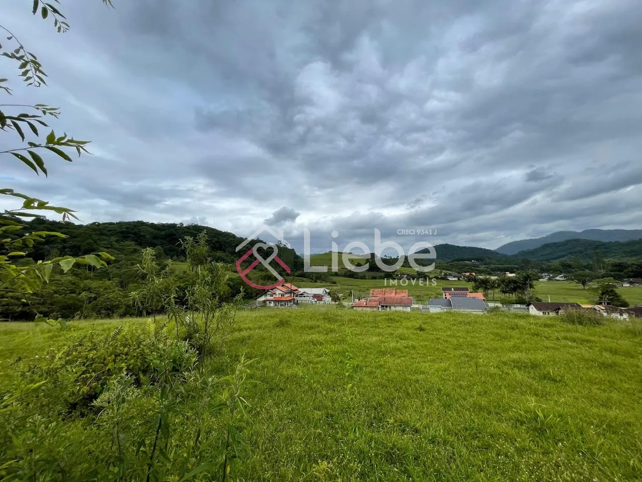 Lindo terreno na Rota do Enxaimel em Testo Alto na cidade de Pomerode com 2.242,00m e 59,00m de frente. — foto 3