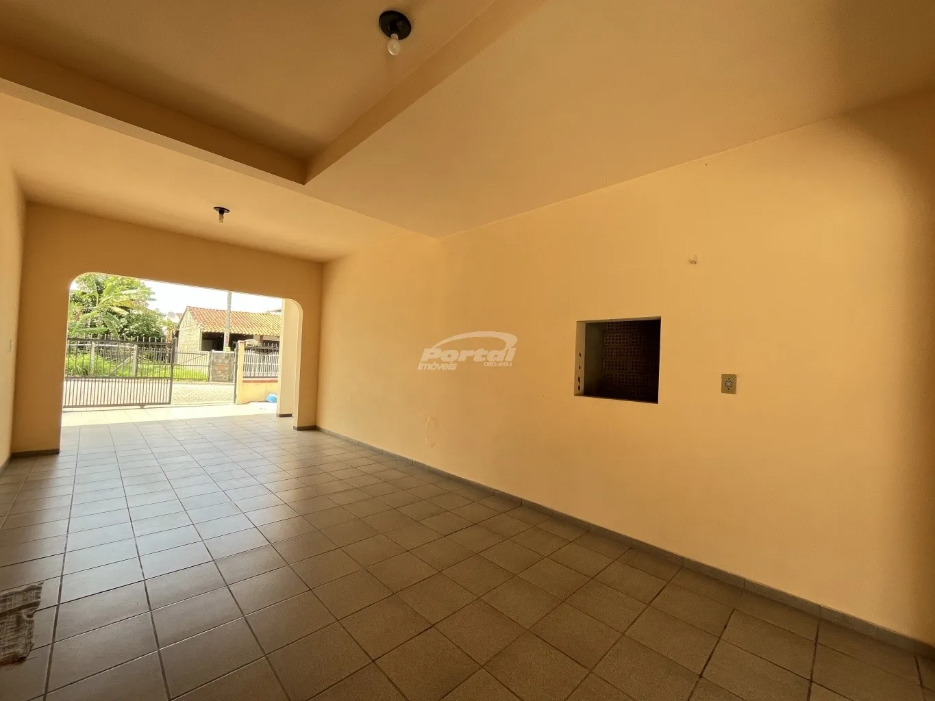 Casa com 4 dormitórios, sendo 1 suíte no centro de Balneário Piçarras/SC (Cód. 20459) — foto 2