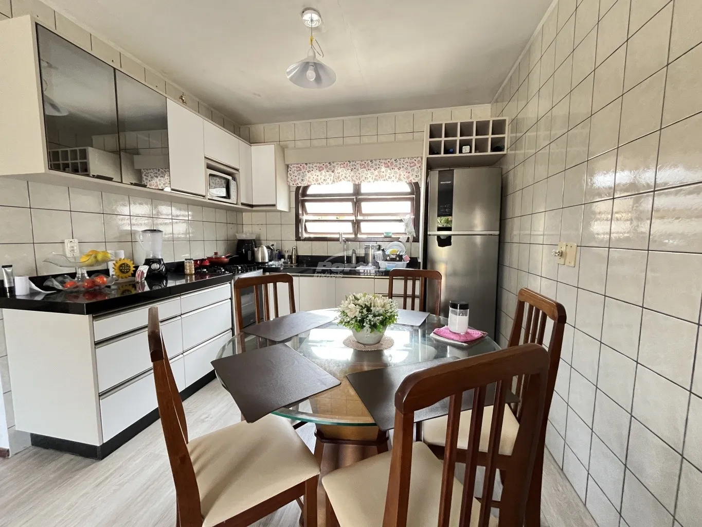 Casa com 4 dormitórios, sendo 1 suíte no centro de Balneário Piçarras/SC (Cód. 20459) — foto 4