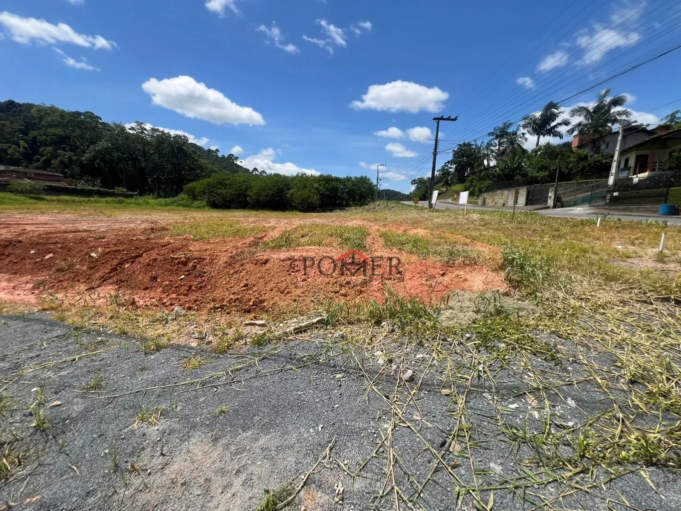 Ótima oportunidade de terreno no Centro da cidade de Pomerode, com 596,55m. Fazendo frente em 30,76m de forma irregular. — foto 2