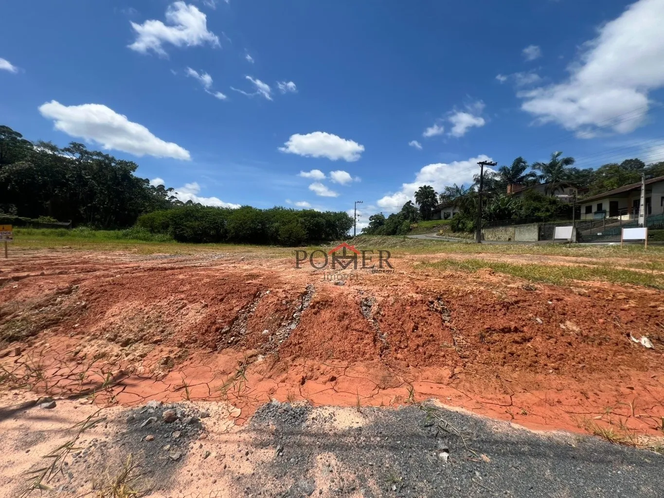 Ótima oportunidade de terreno no Centro da cidade de Pomerode, com 596,55m. Fazendo frente em 30,76m de forma irregular. — foto 5