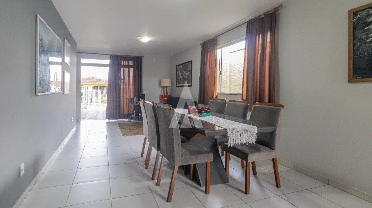 Casa plana , averbada com 1 suíte(s) mais 2 quarto(s) à venda no bairro Costa E Silva em Joinville, por R$ 1.040.000.00. - foto 1