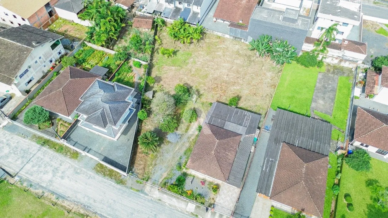 Terreno à venda no bairro Jardim Sofia em Joinville - SC, por R$ 1.100.000.00. — foto 2