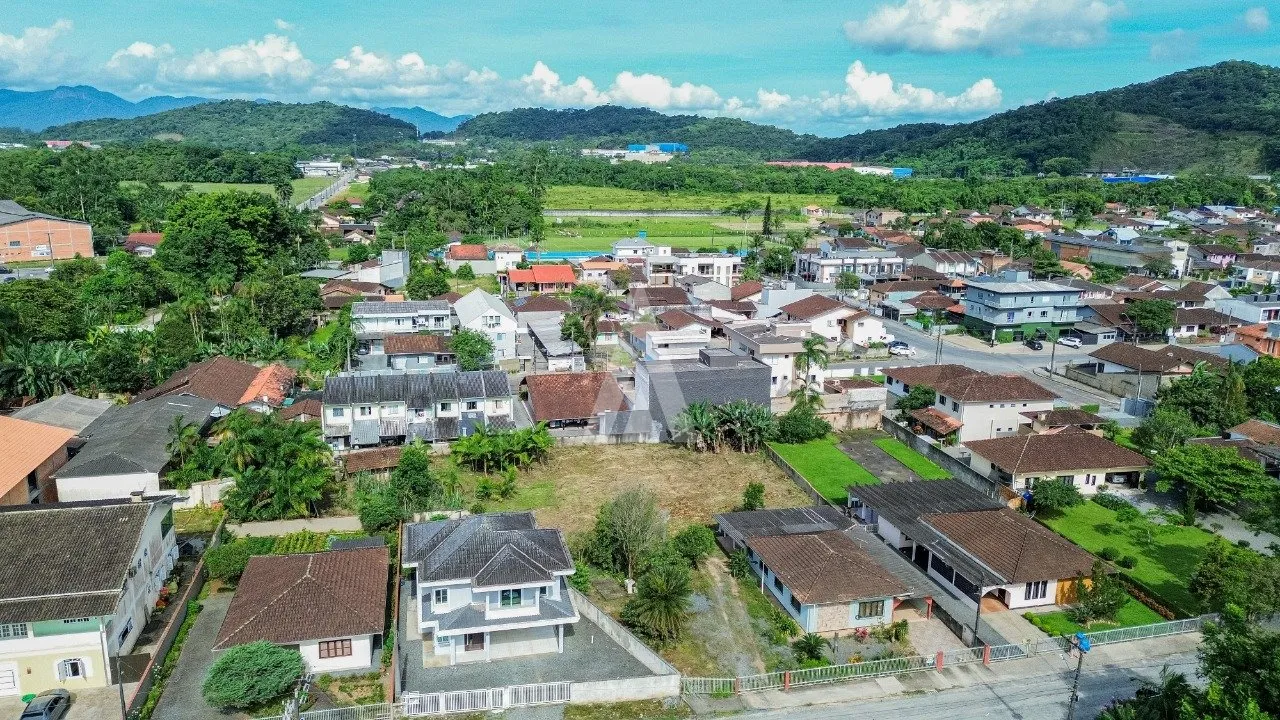 Terreno à venda no bairro Jardim Sofia em Joinville - SC, por R$ 1.100.000.00. — foto 3