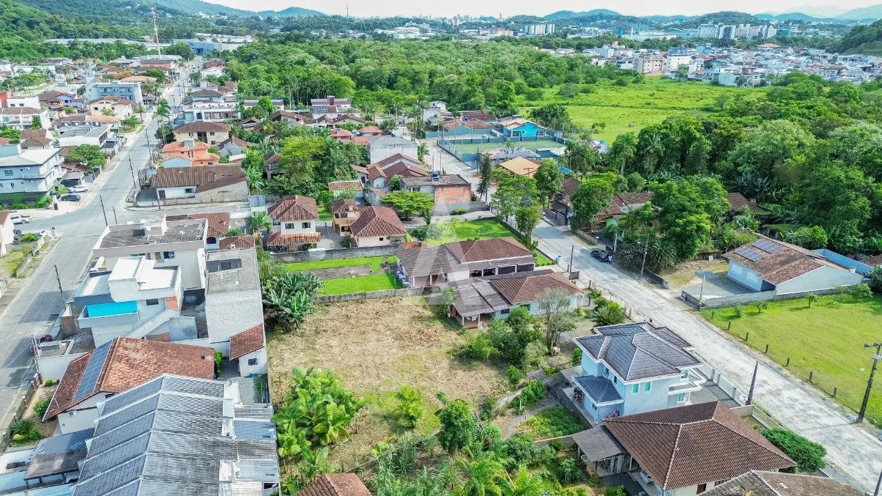Terreno à venda no bairro Jardim Sofia em Joinville - SC, por R$ 1.100.000.00. — foto 4