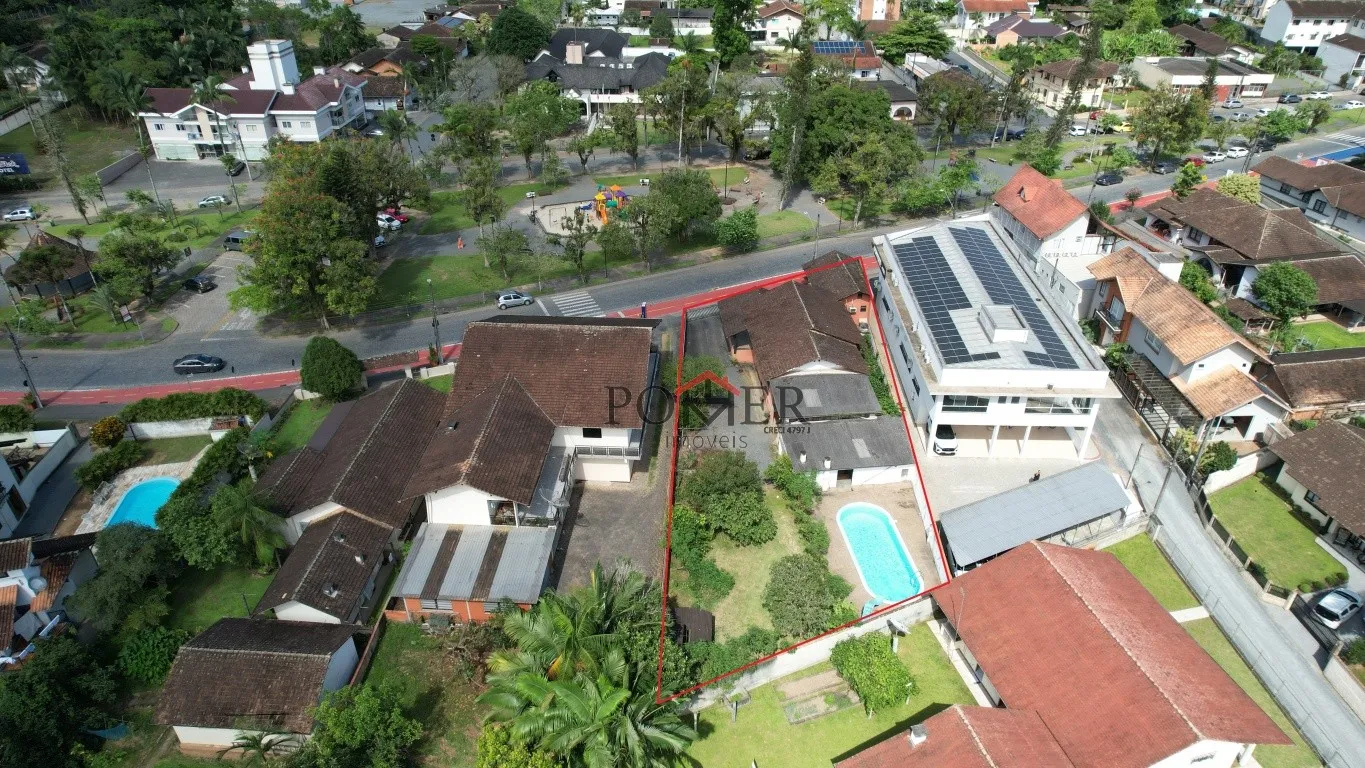 Excelente Casa Comercial ou Residencial na praça central de Pomerode, area total construida 391,28m em terreno de 904,00m com piscina, ideal para empreendimentos turísticos — foto 3