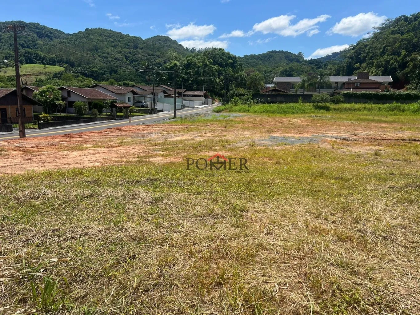 Excelente terreno no centro da cidade de Pomerode, com 453,39m, fazendo frente de forma irregular em 15,01m. — foto 2