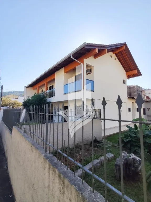 Casa 5 dormitórios, 4 suítes, 4 vagas de garagem — foto 2