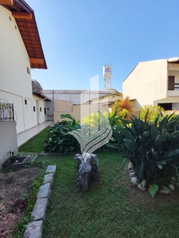 Casa 5 dormitórios, 4 suítes, 4 vagas de garagem — foto 3