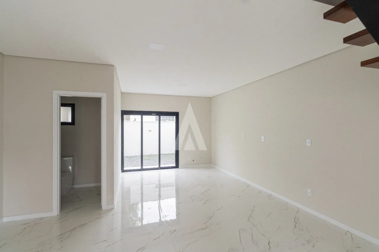 Sobrado Geminado com 3 suíte(s) à venda no bairro Anita Garibaldi em Joinville, de R$ 730.000.00. por 693.500,00 — foto 4