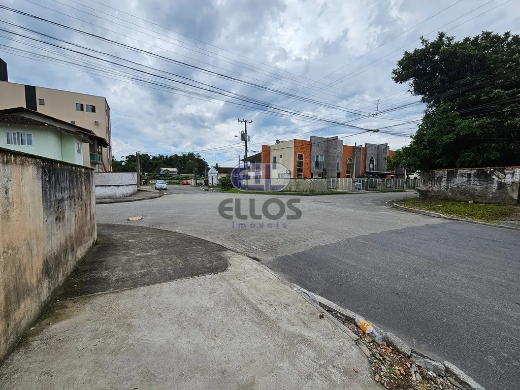 TERRENO DE ESQUINA NO BAIRRO ITAUM — foto 4