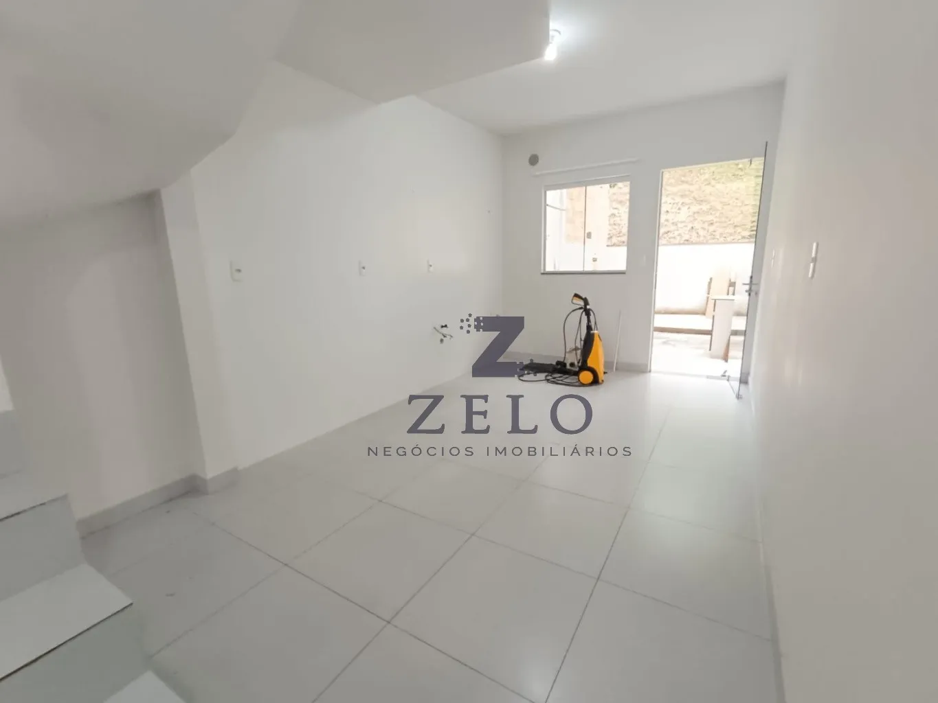 Sobrado Geminado no Bairro Fortaleza - Próximo a Confeitaria Vó Nila — foto 3