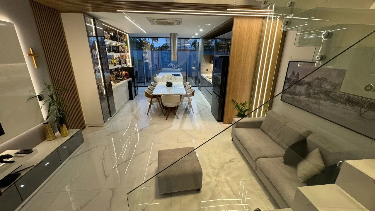 Sobrado Geminado Mobiliado com 3 suíte(s) à venda no bairro Santo Antônio em Joinville, por R$ 1.780.000.00. — foto 5