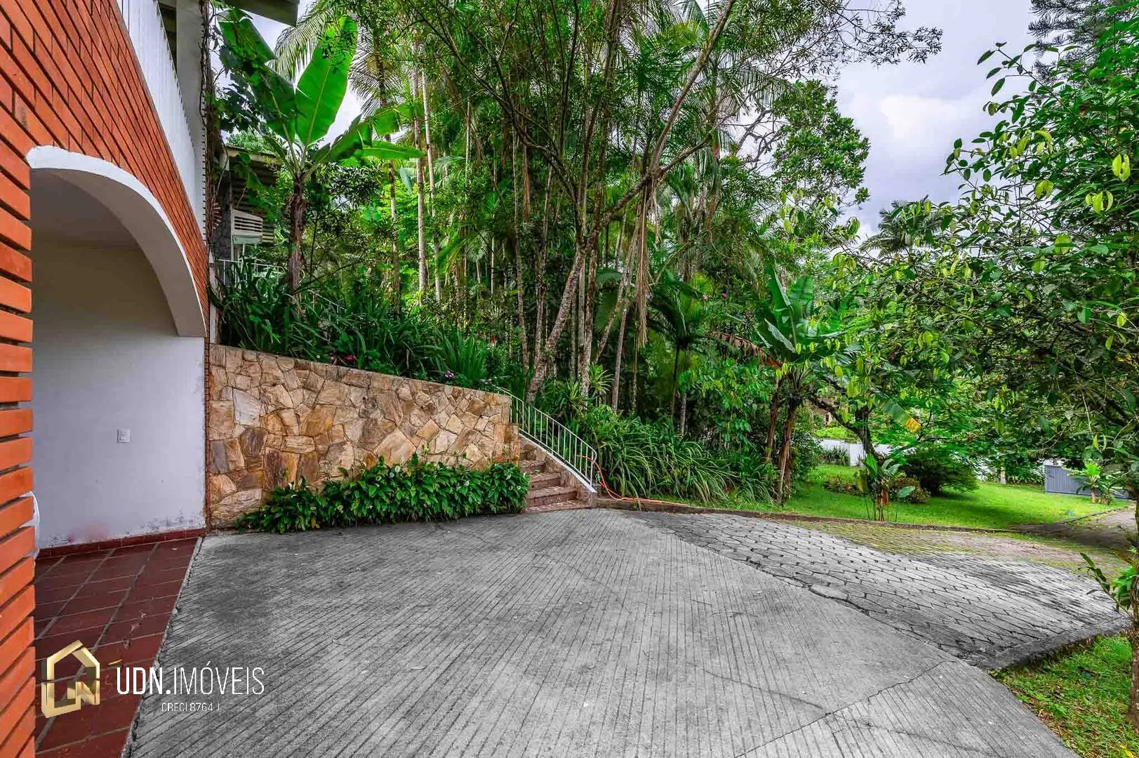 Casa residencial ou comercial a venda no bairro Badenfurt, Blumenau - SC — foto 2