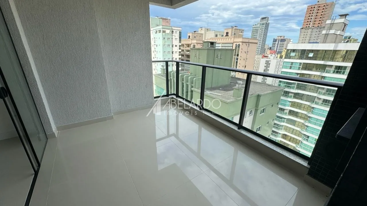 APARTAMENTO COM TRÊS SUÍTES, DUAS VAGAS DE GARAGEM E CONDOMINIO COMPLETO - MEIA PRAIA/ ITAPEMA — foto 5