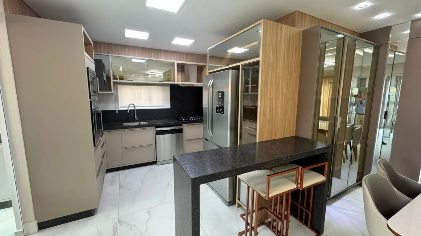 MARAVILHOSO APARTAMENTO EM ITAPEMA COM 4 SUITES — foto 5