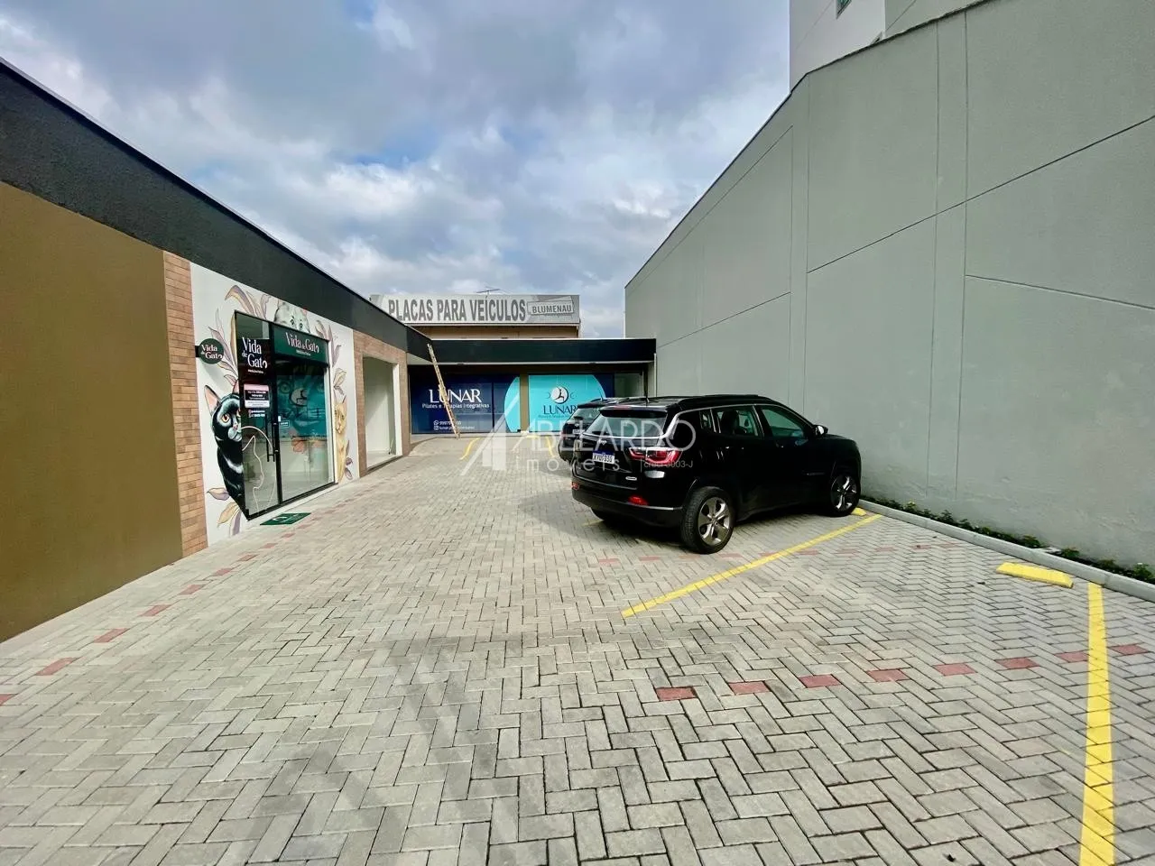 Sala comercial localizado no bairro Velha em uma das vias mais movimentadas de Blumenau. — foto 4