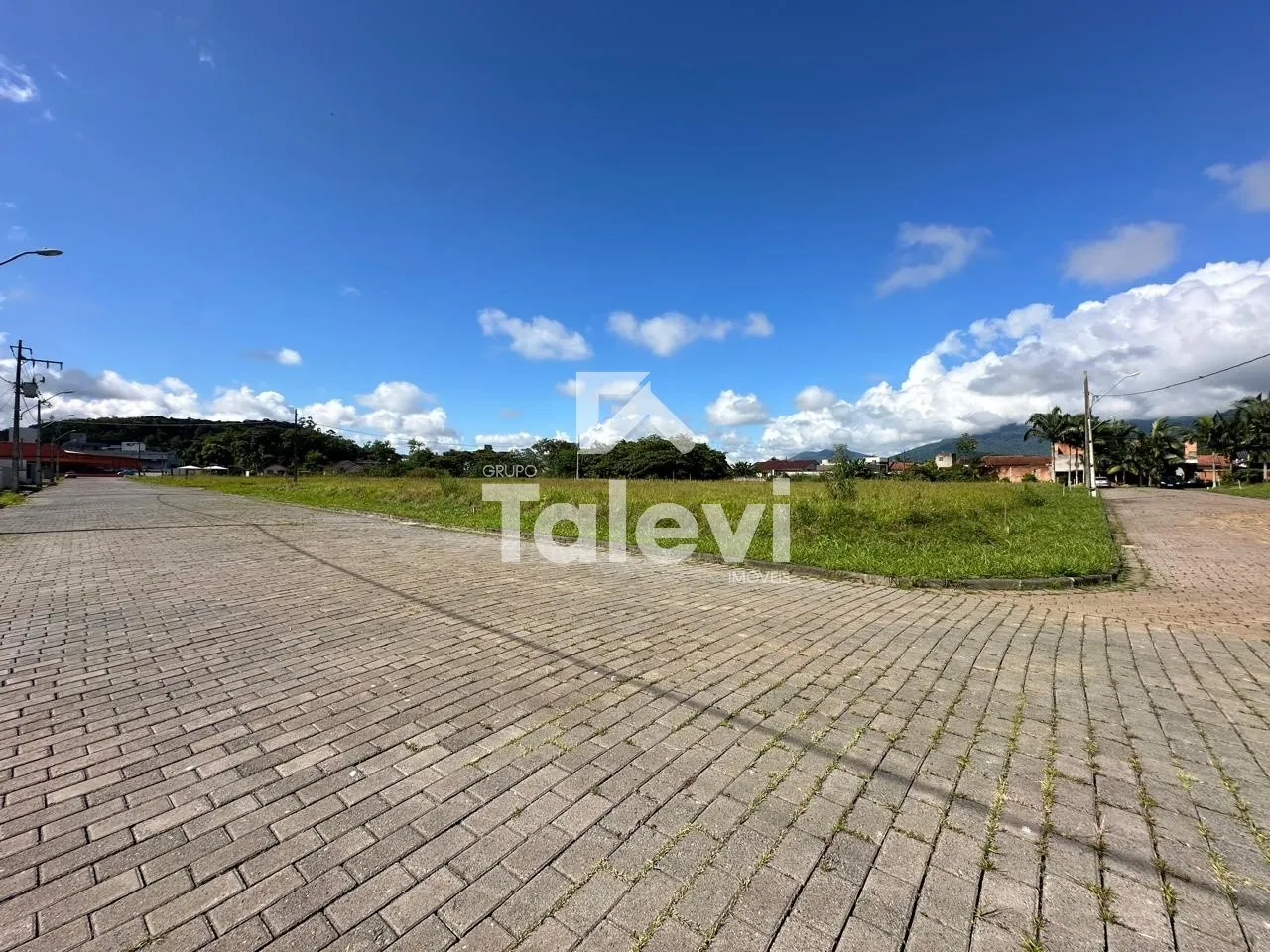 Terreno de Esquina em Condomínio Seguro em Rio dos Cedros - Rua Sem Saída e Localização Privilegiada - foto 1