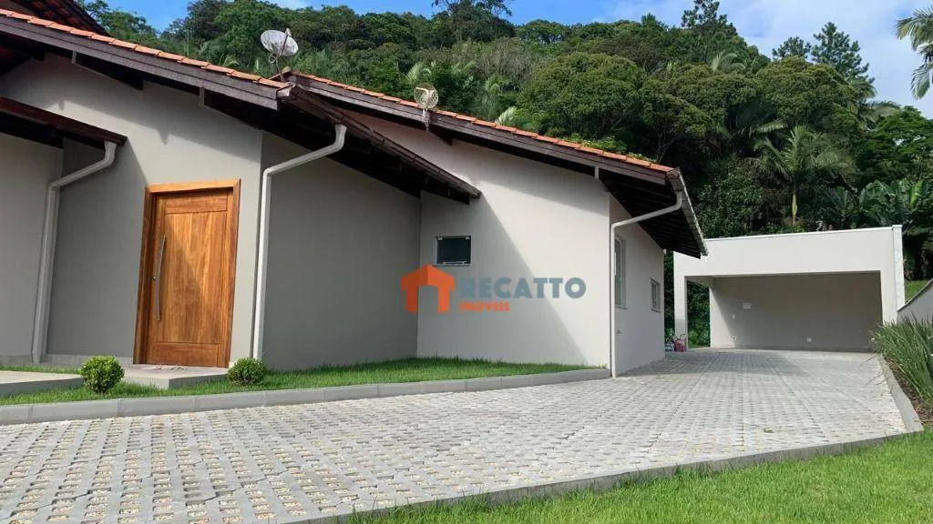 Casa Exclusiva no Centro de Gaspar com 3 Suítes e Vista para Área de Preservação! — foto 3