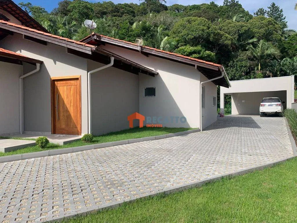 Casa Exclusiva no Centro de Gaspar com 3 Suítes e Vista para Área de Preservação! — foto 5