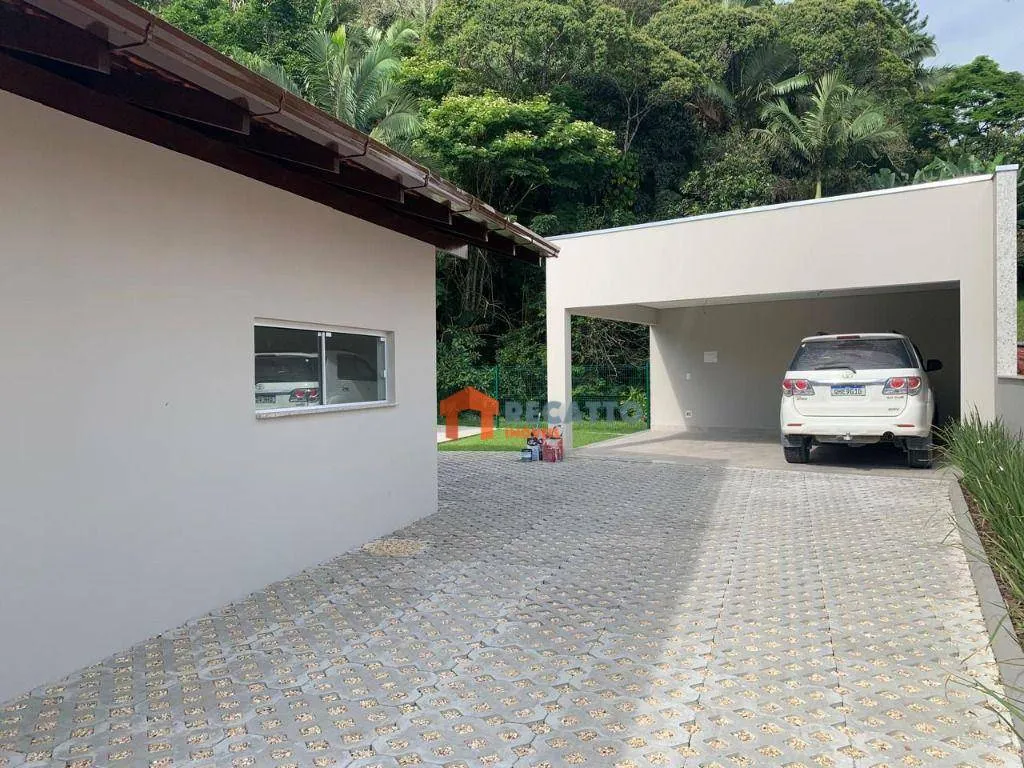 Casa Exclusiva no Centro de Gaspar com 3 Suítes e Vista para Área de Preservação! — foto 6