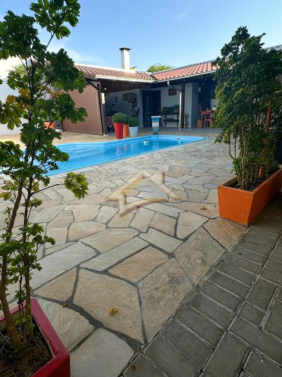 Casa com três dormitórios e piscina no bairro Salto Do Norte em Blumenau! — foto 2