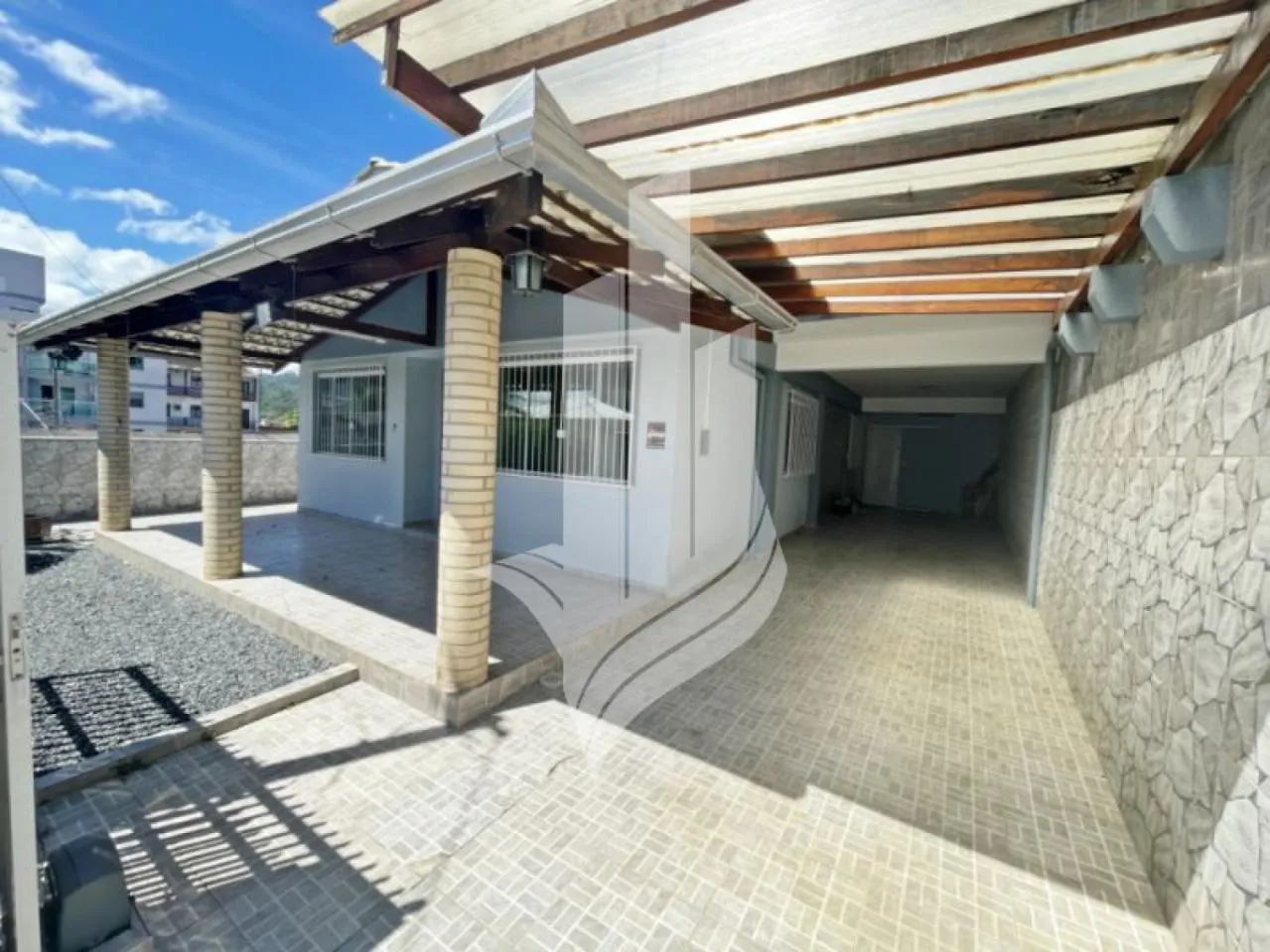 Casa no bairro Água Verde próximo a escola Alberto Stein - foto 1