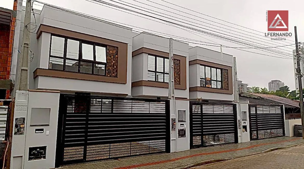 Sobrado com 2 dormitórios à venda, 83 m por R$ 750.000,00 - Itacolomi - Balneário Piçarras/SC - foto 1