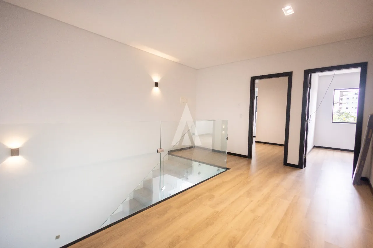 Casa com 3 suítes à venda no bairro Santo Antônio em Joinville-SC por R$1.183.000,00. — foto 4