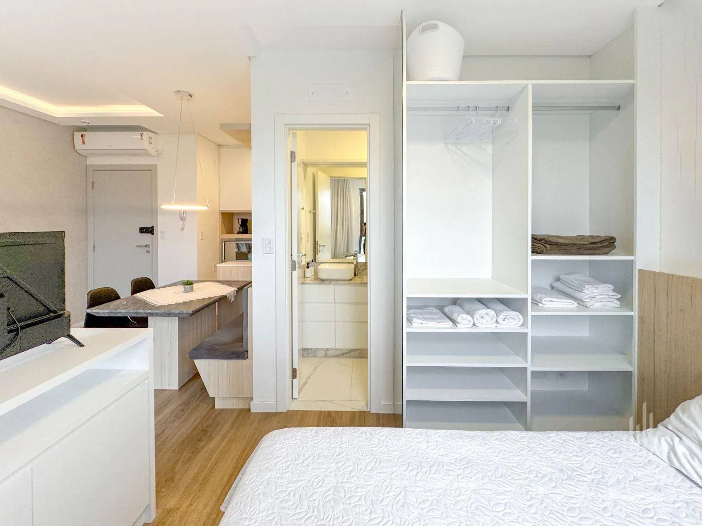 Apartamento com 1 dormitório para alugar, 31 m por R$ 2.992,00/mês - Victor Konder - Blumenau/SC — foto 3